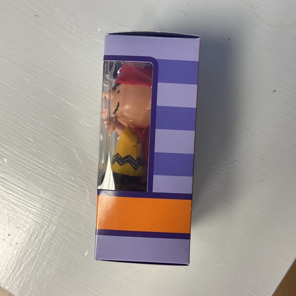 🔥FINAL PRICE Peanuts Charlie Brown Posable Halloween Figure NWT (4259) - Picture 4 of 6
